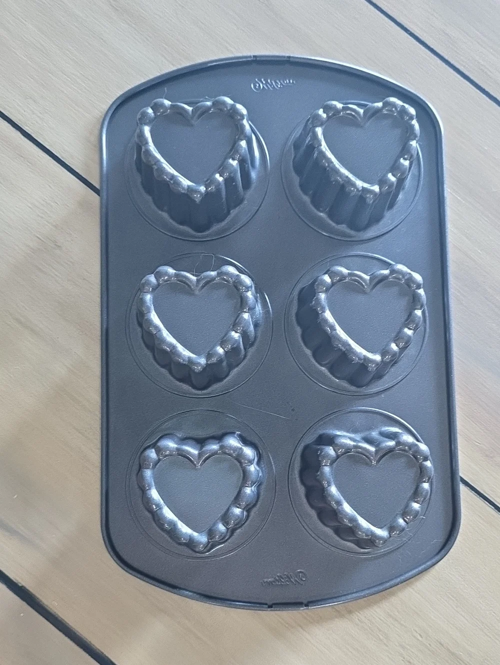 Wilton Heart-Shaped 6-Cavity Nonstick Muffin Pan - Gray
